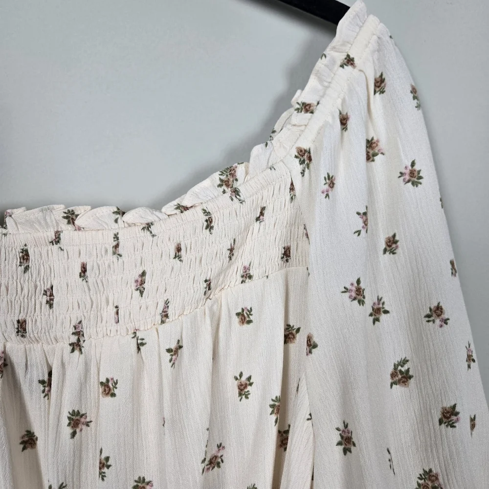 Torrid Womens Ditsy Floral Gauze Smocked Top 2X Cream Cottagecore Feminine Flowy - Picture 3 of 10